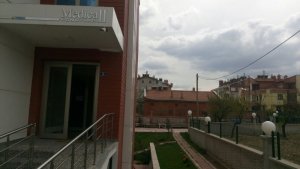 bina girişi